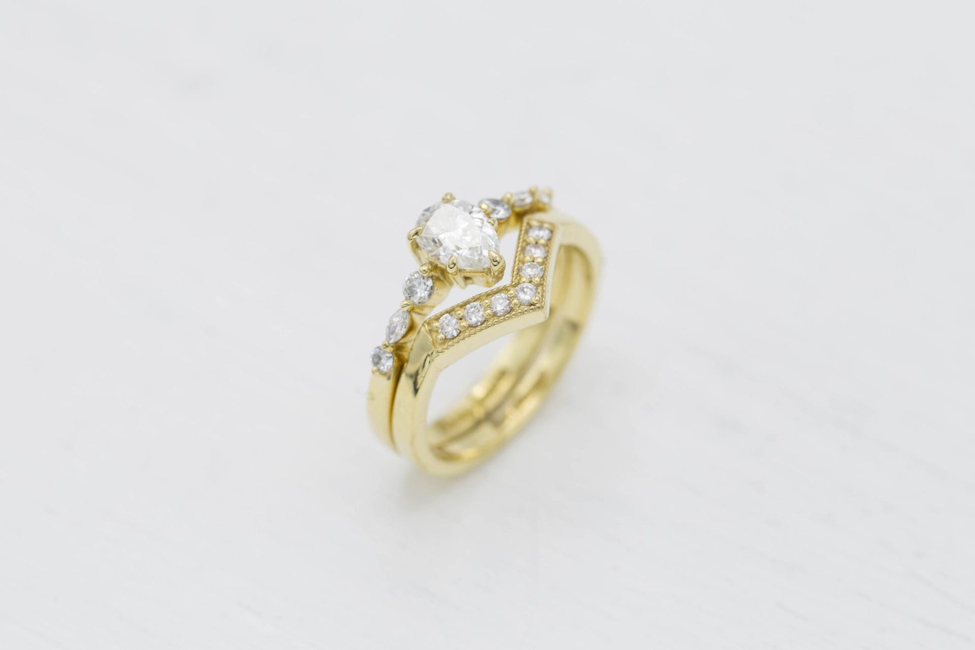 pear-shaped diamond guide - unique pear-shaped diamond engagement ring with matching band