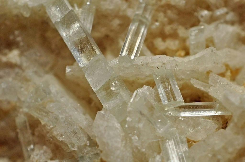 goshenite and quartz crystals