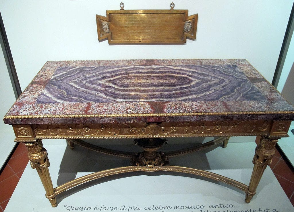18th-century table, gilded wood and gemstones - Italy
