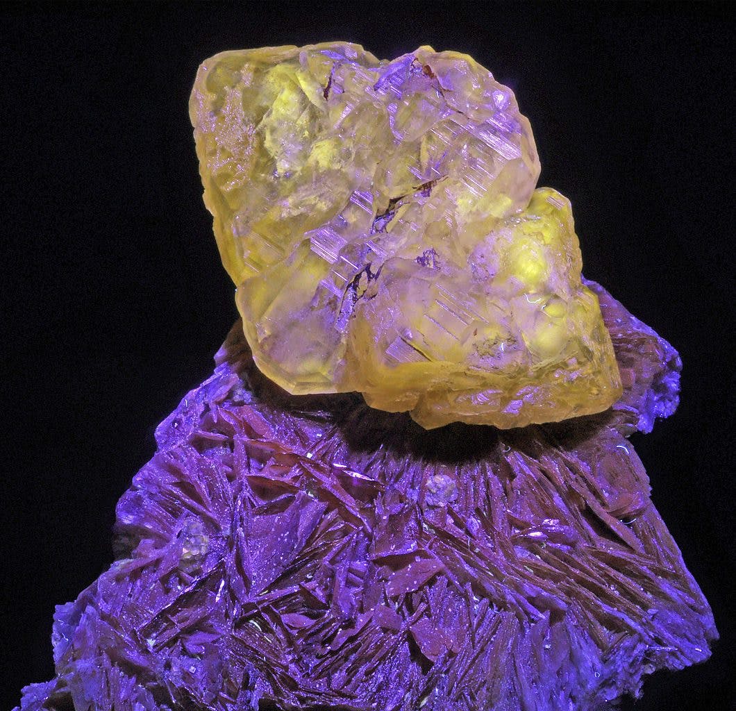 barite and cerrusite, UV light - Morocco