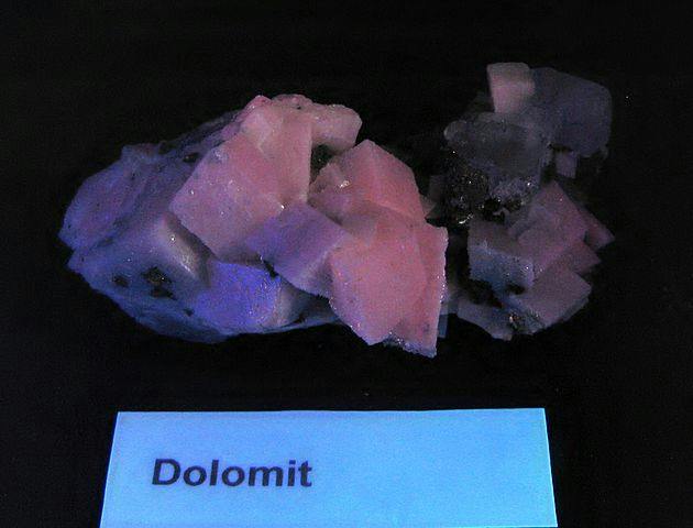 fluorescent dolomite