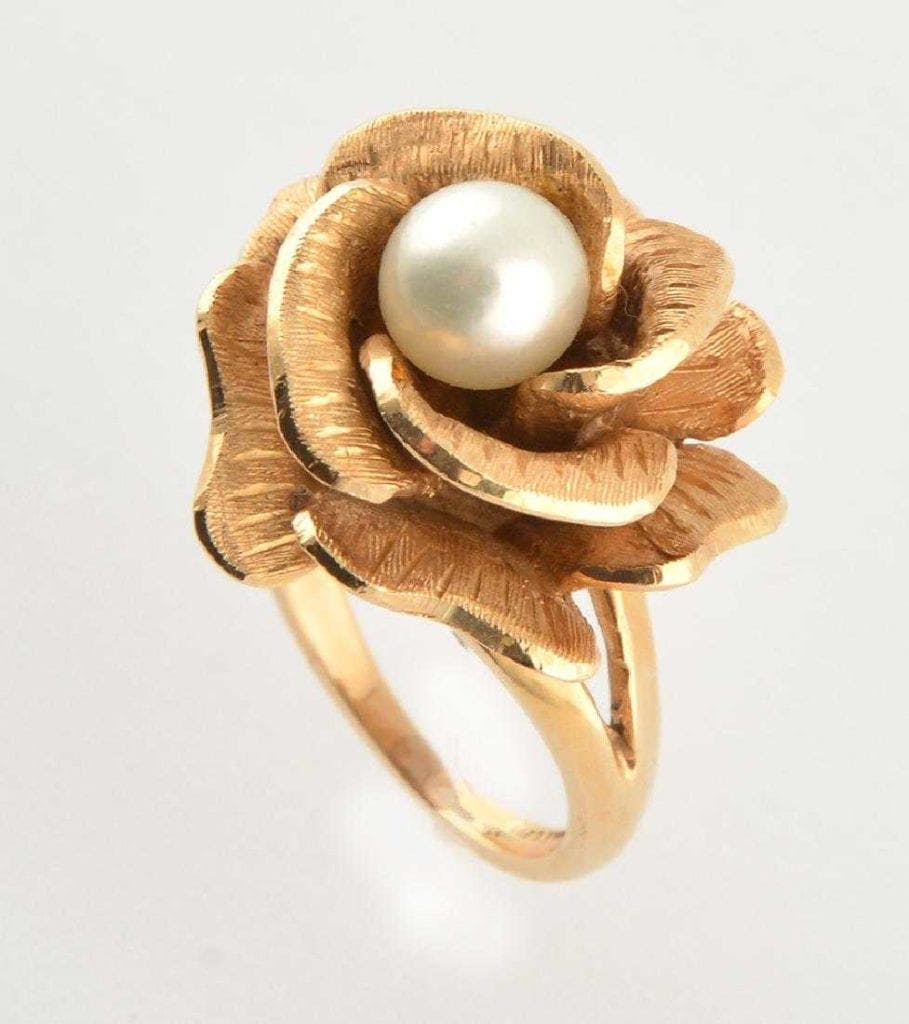 flower-like bowl setting for pearl ring - protective gem settings