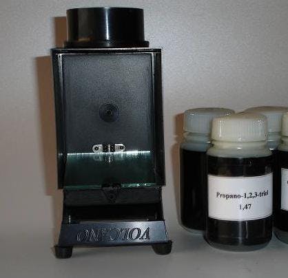 black box for total immersion testing - refraction liquids