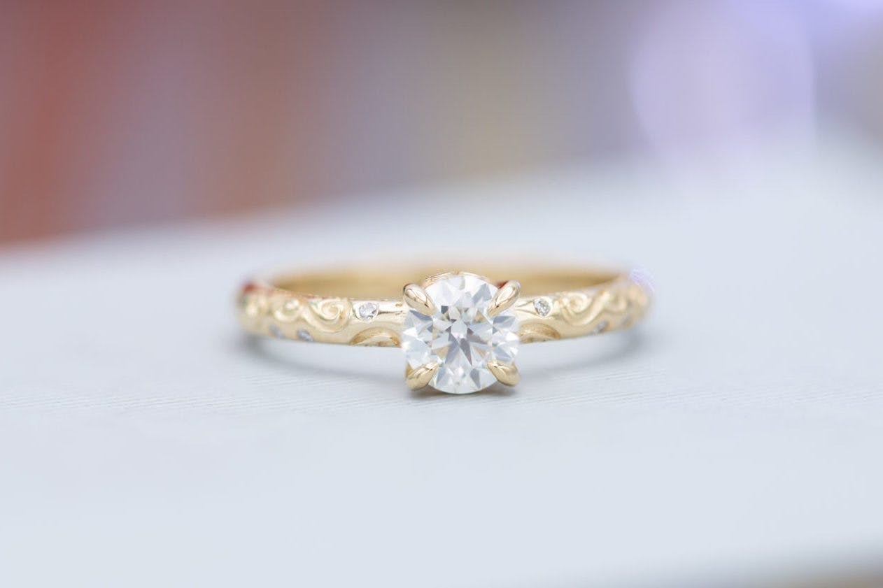 Best Diamond Color for Yellow Gold Rings