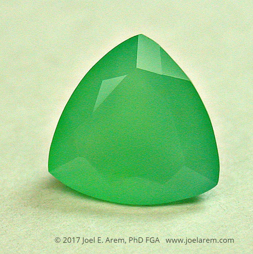 faceted green common opal