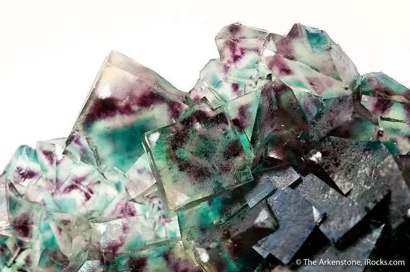 fluorite with color zoning and phantoms - gem formation