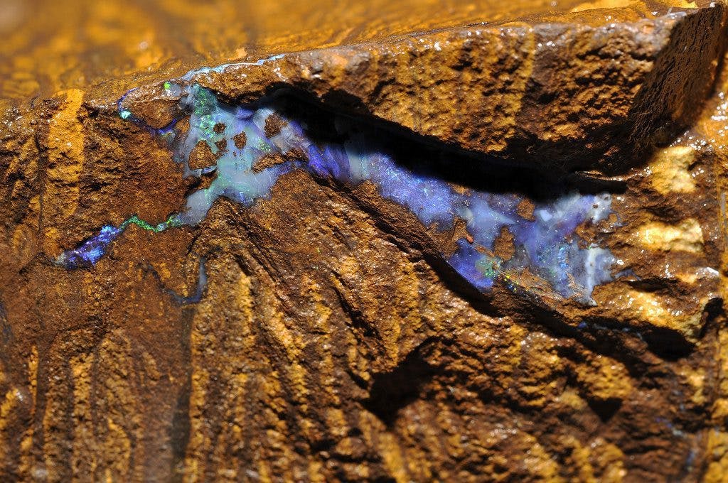opal seam - opal prospecting and mining