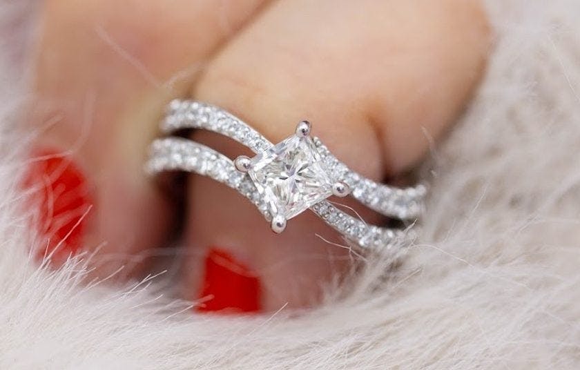 princess-cut diamond in pavé setting - engagement ring setting