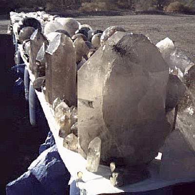 Tourmalinated quartz crystals