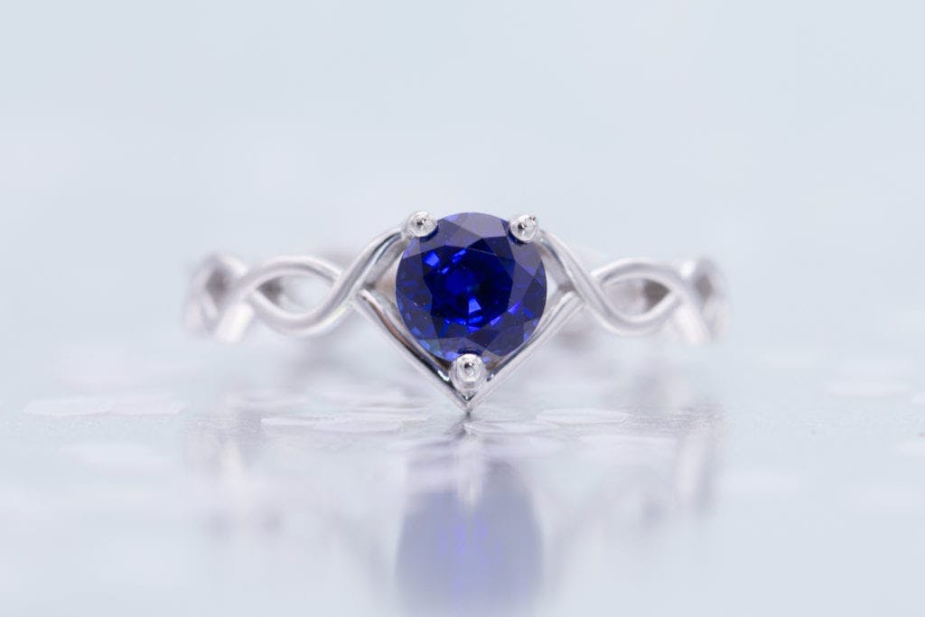 twisting shank with lab-made sapphire - engagement ring setting