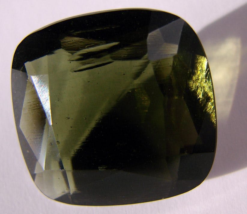 unique gem materials for jewelry design - moldavite
