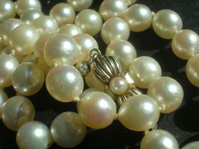 pearl necklace